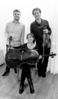 Trío Aubade. Nuria Rosa (violonchelo), Roi Cibran Pérez (violín), Ignacio Serrano (viola)